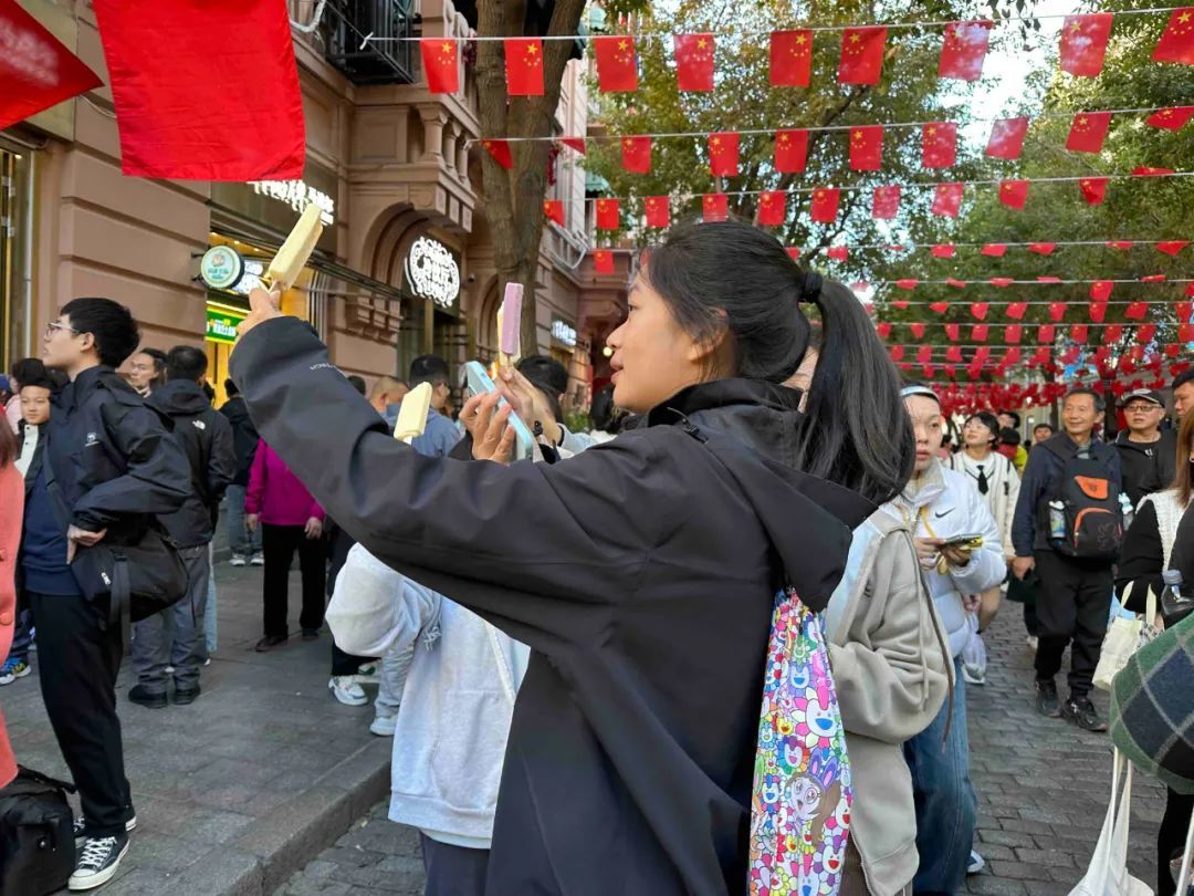 精彩瞬间连连，比赛过程令人沉浸其中